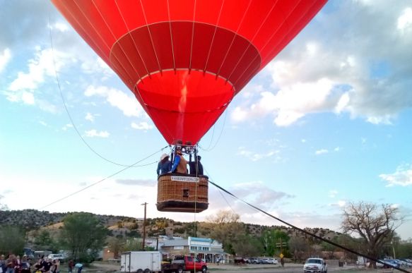 Tethered hot on sale air balloon