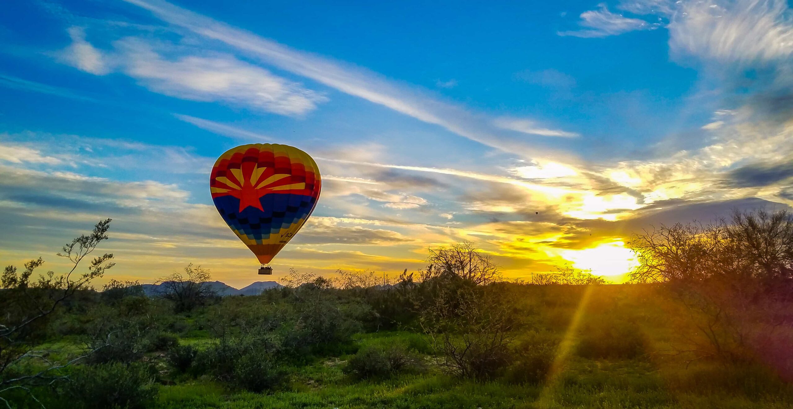 things to do in scottsdale — hot air balloon ride over the desert